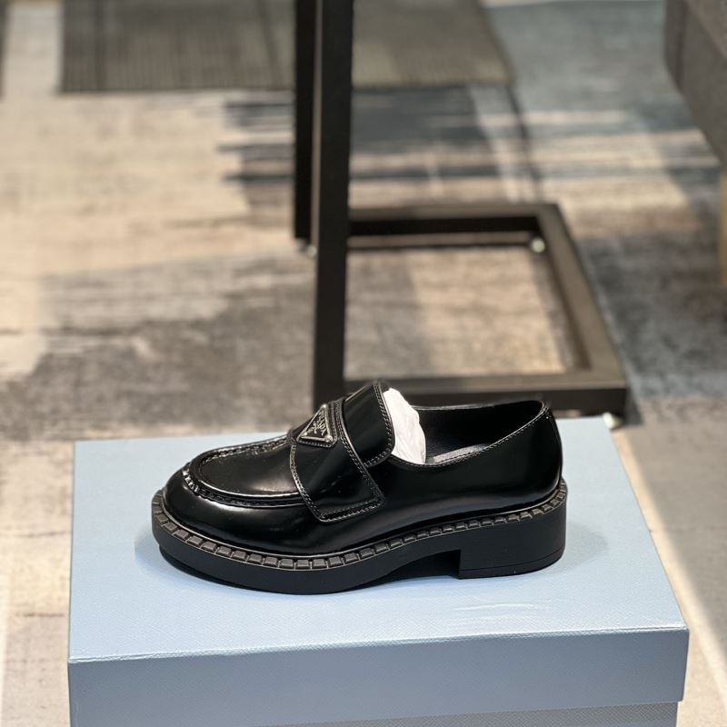 Pra*a leather shoes